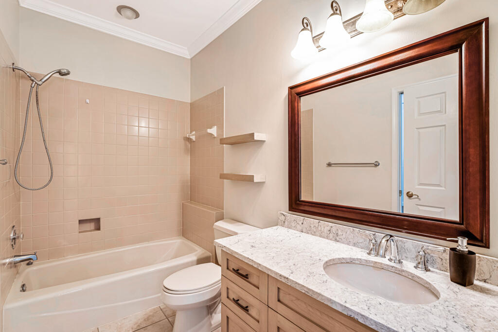 PINEWOOD OF WELLINGTON - Residential