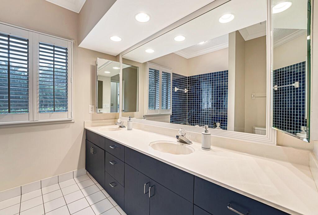 PINEWOOD OF WELLINGTON - Residential