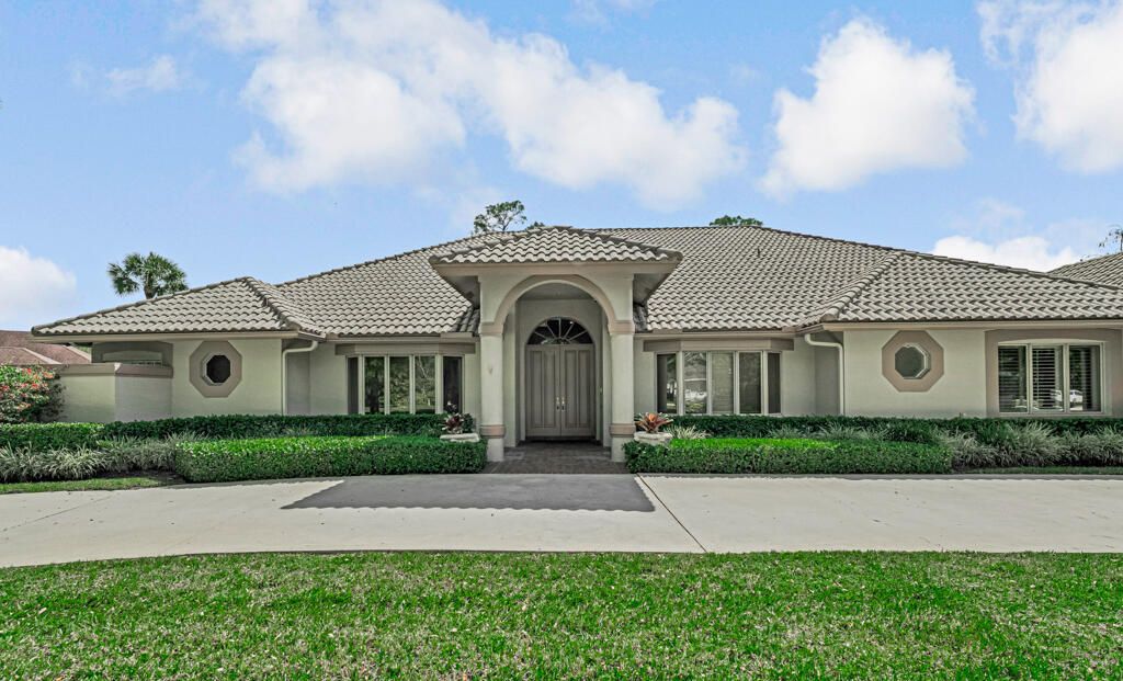 Photo of 13406 Doubletree Circle, Wellington, FL 33414 (MLS # R11141848)