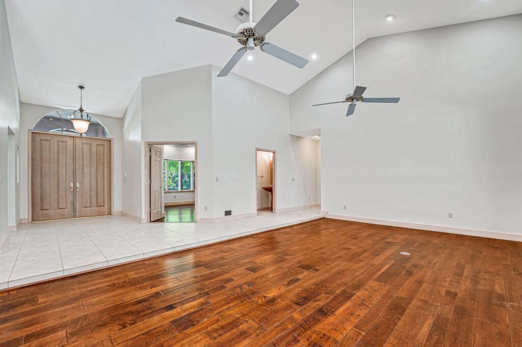 PINEWOOD OF WELLINGTON - Residential