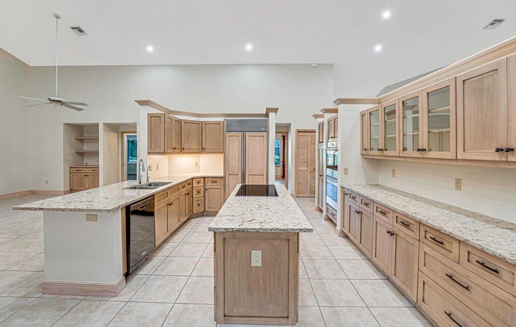 PINEWOOD OF WELLINGTON - Residential