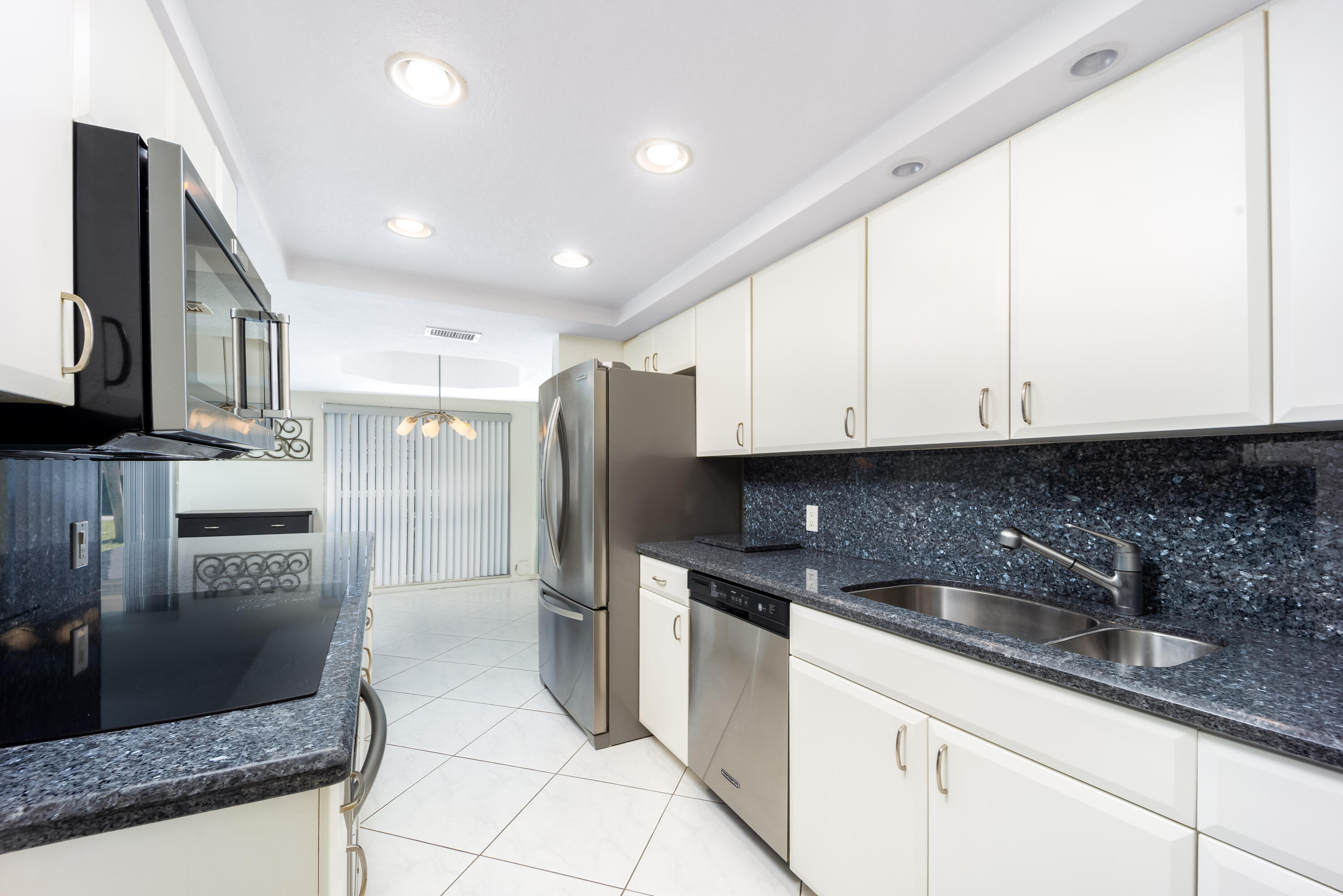 Hillsboro Beach & Yacht Villas - Residential