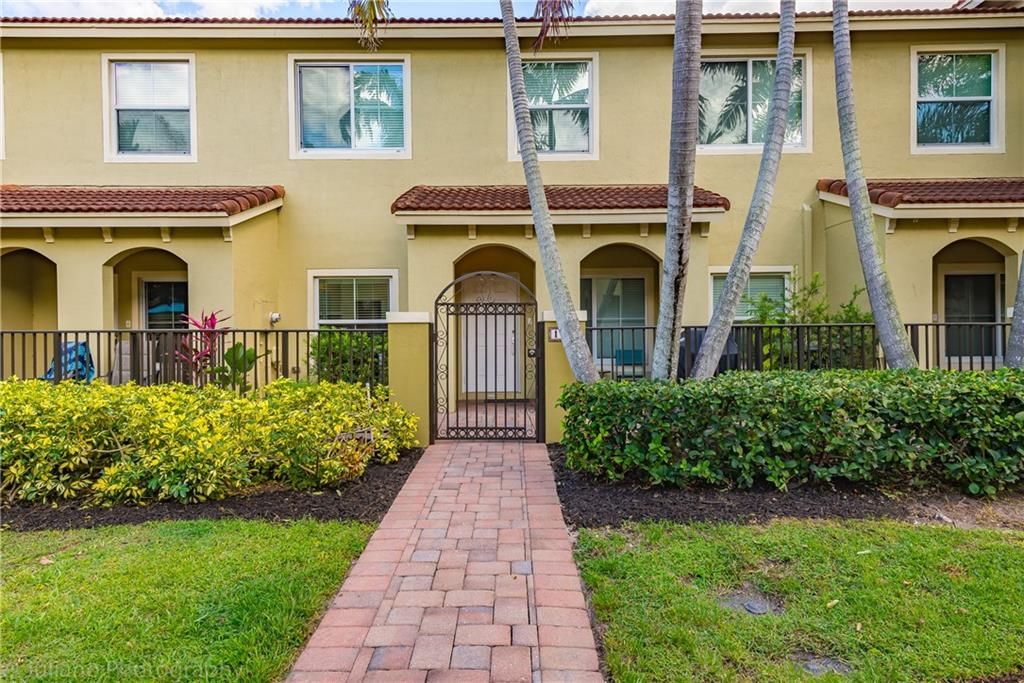 Photo of 149 Monterey Bay Dr #149, Boynton Beach, FL 33426 (MLS # F10332464)