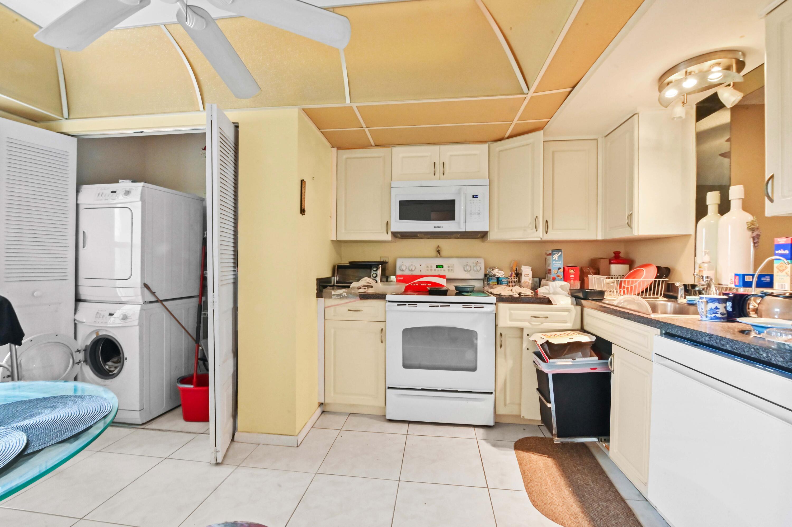 VILLAGES OF ORIOLE BONAIRE - Residential