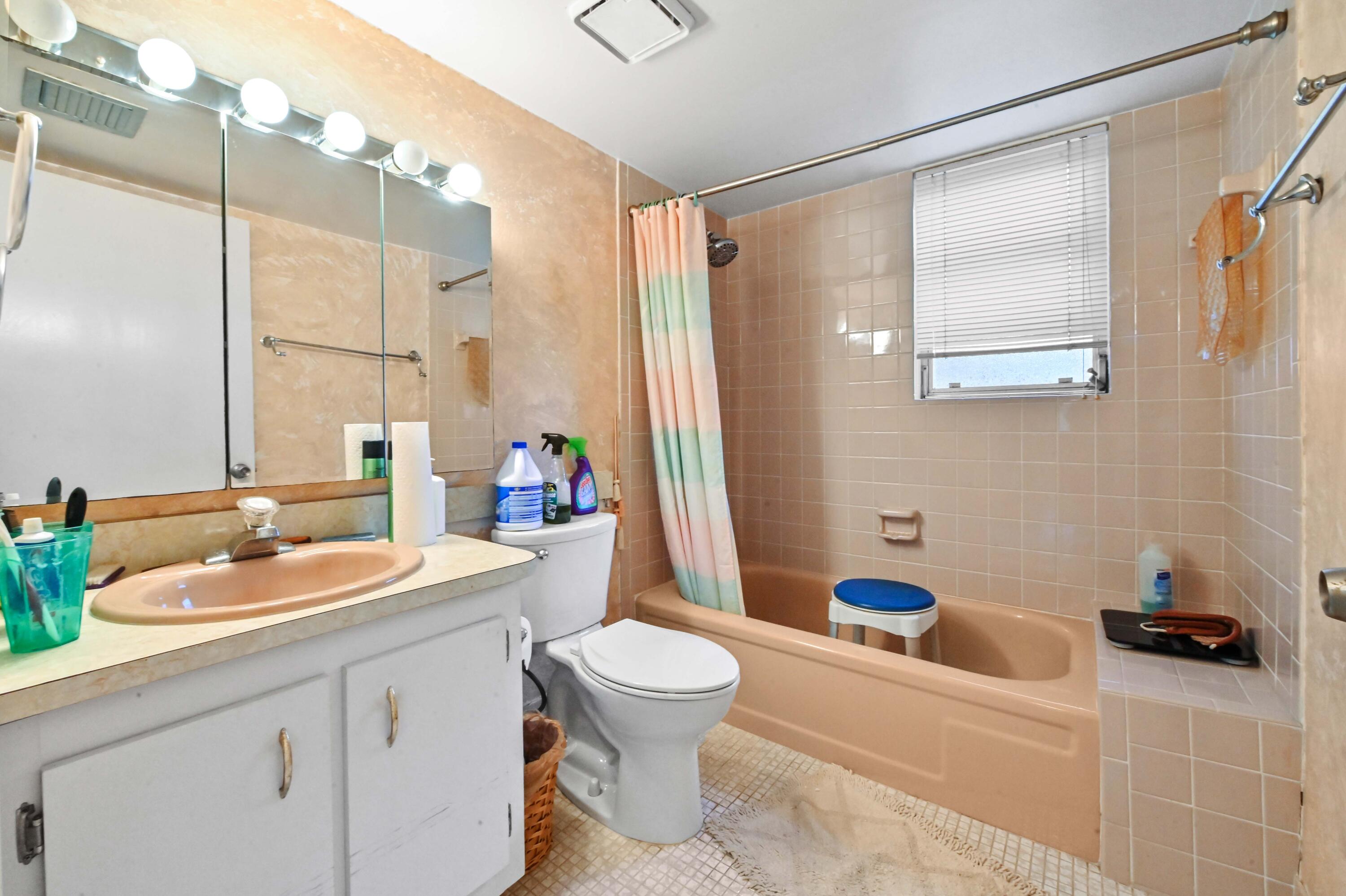 VILLAGES OF ORIOLE BONAIRE - Residential