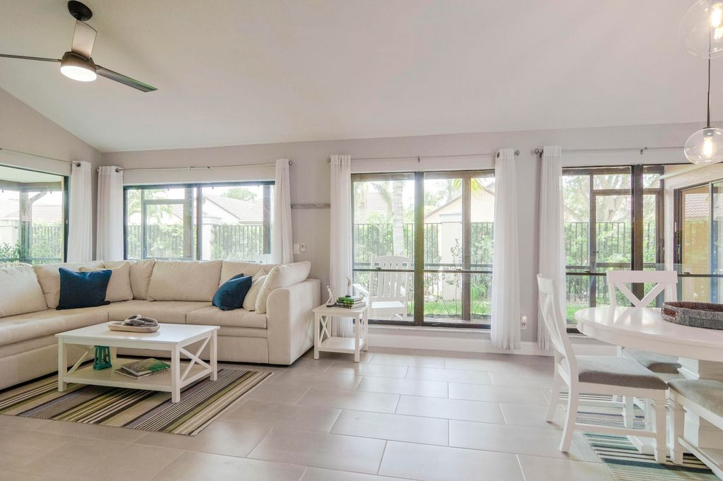 Photo of 85 Ironwood Way N, Palm Beach Gardens, FL 33418 (MLS # R10896649)