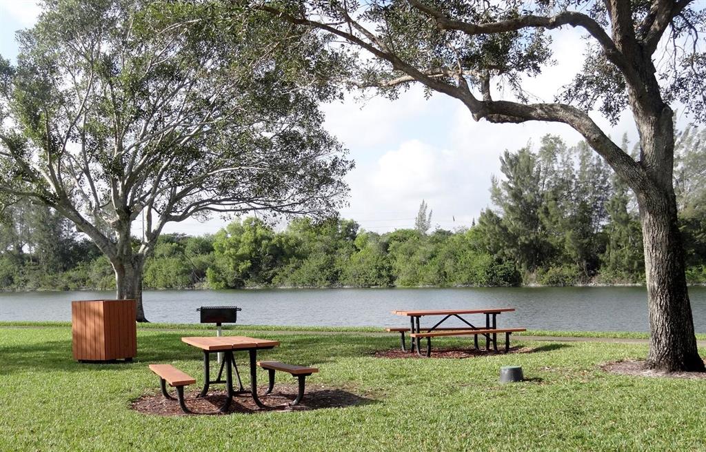 COUNTRY LANDING - Residential