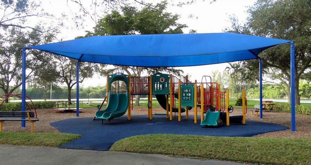 COUNTRY LANDING - Residential