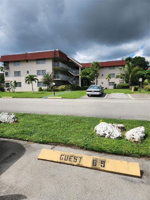 A home in Lauderdale Lakes