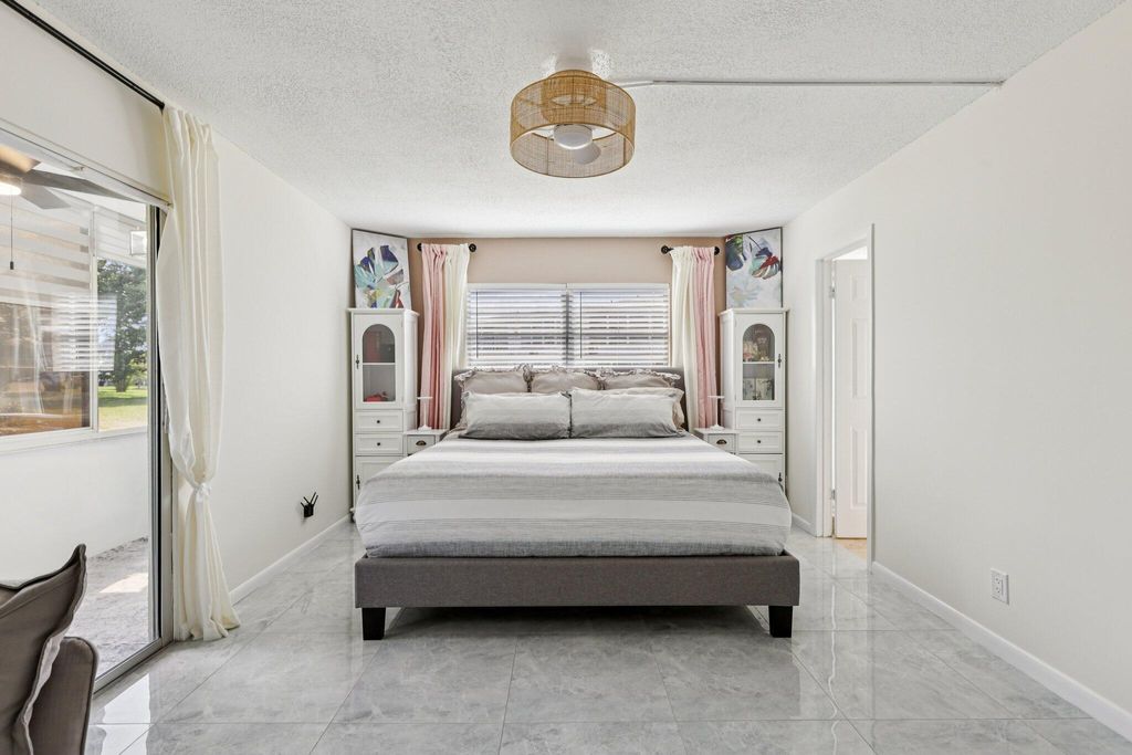 Photo of 125 Oakridge J #125, Deerfield Beach, FL 33442 (MLS # B26020776)