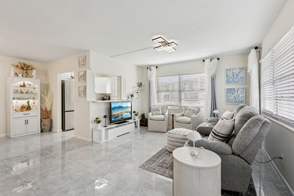 Photo of 125 Oakridge J #125, Deerfield Beach, FL 33442 (MLS # B26020776)
