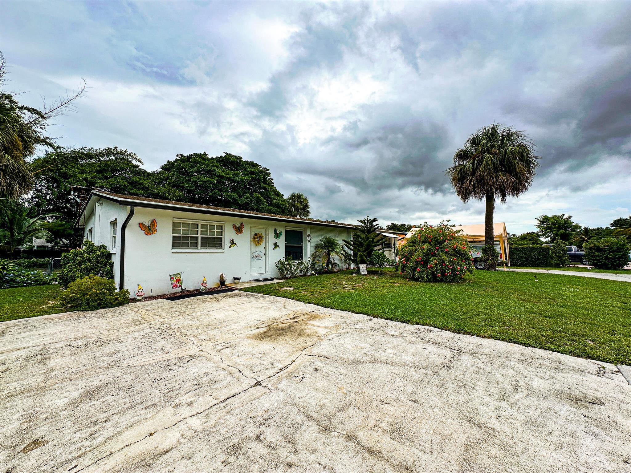 View photos, virtual tours, details... 9209 Sun Court
