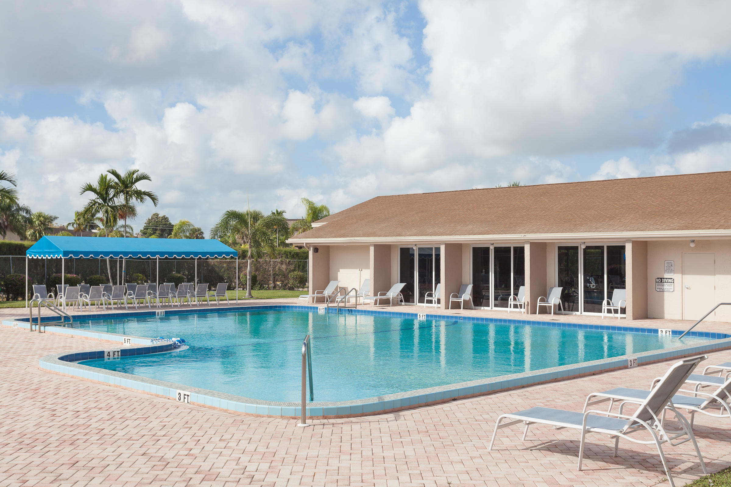 LAKESIDE VILLAGE CONDO 10 - Residential