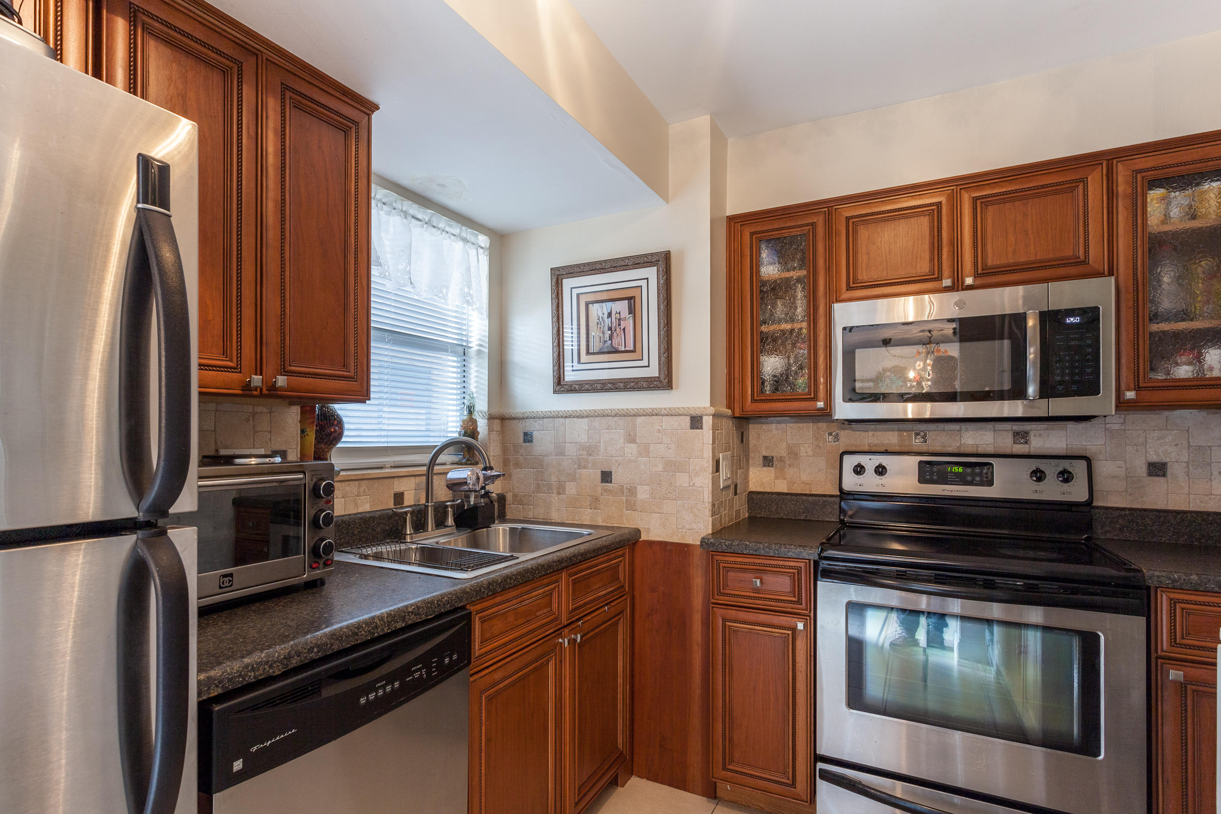 LAKESIDE VILLAGE CONDO 10 - Residential