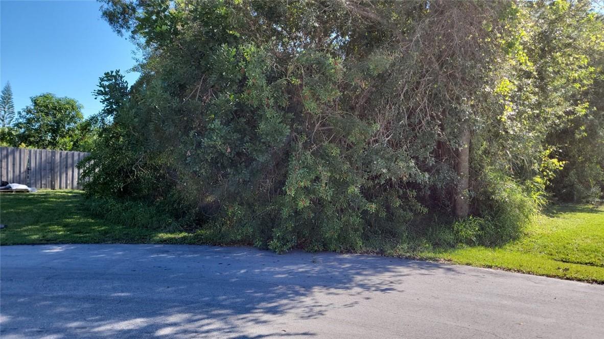 Residential Oversize Vacant Lot in perfect location East of US1! Build your dream home in a desirable area. Hurry hurry, this one will not last!!!