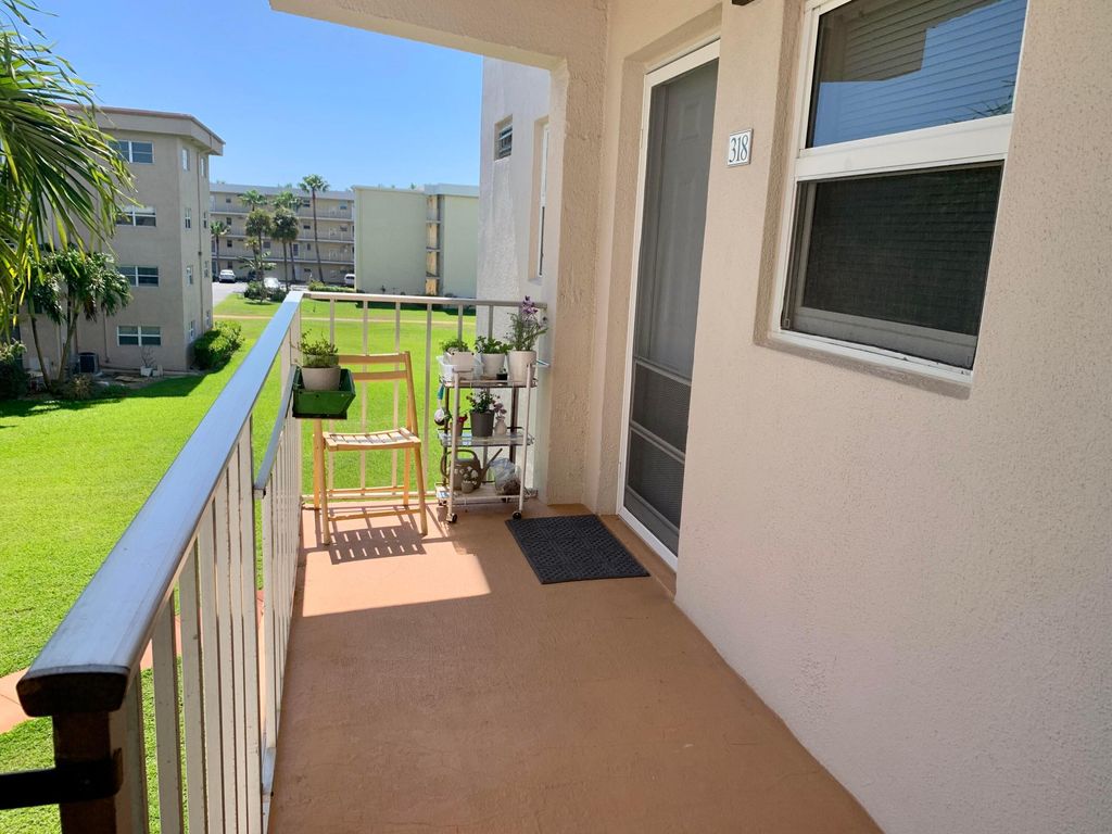 Photo of 230 NE 26th Avenue #318, Boynton Beach, FL 33435 (MLS # B26003644)