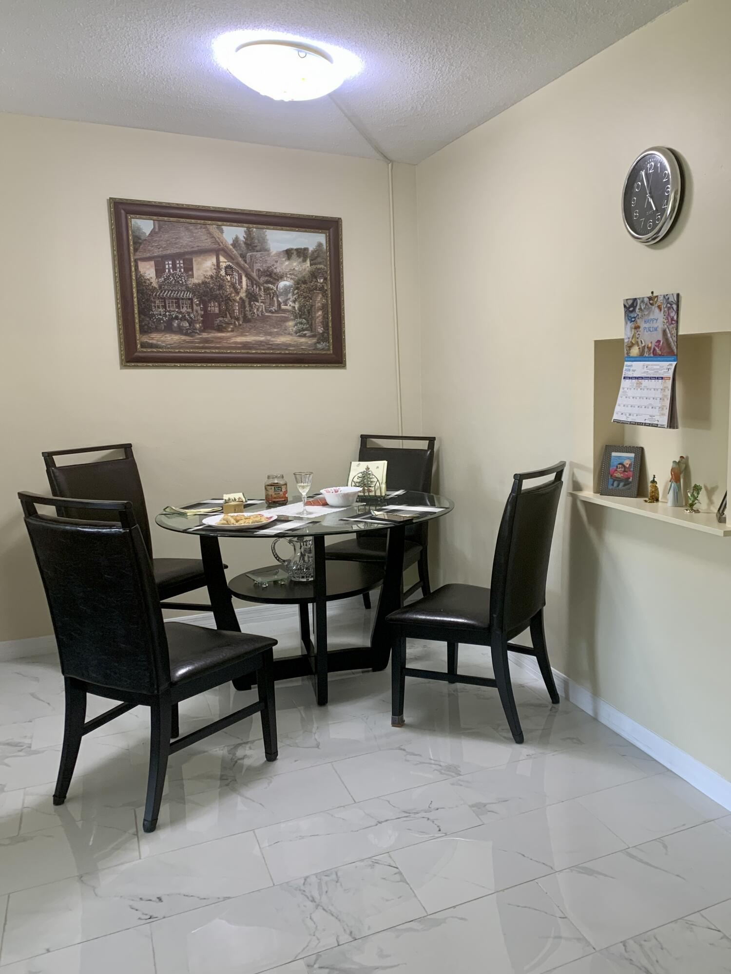 VILLAGE ROYALE ON THE GREEN CONDO - Residential Lease