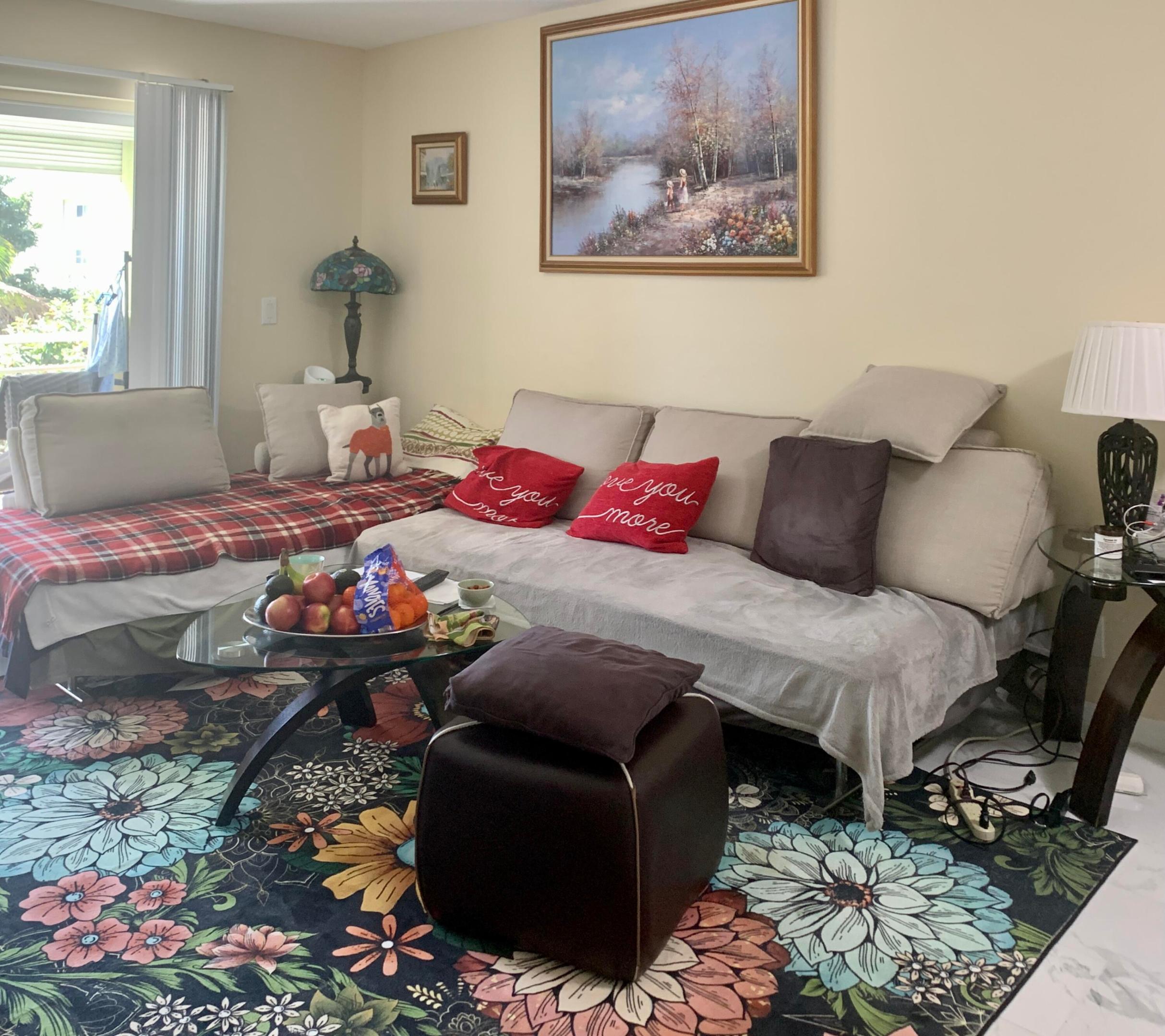 VILLAGE ROYALE ON THE GREEN CONDO - Residential Lease