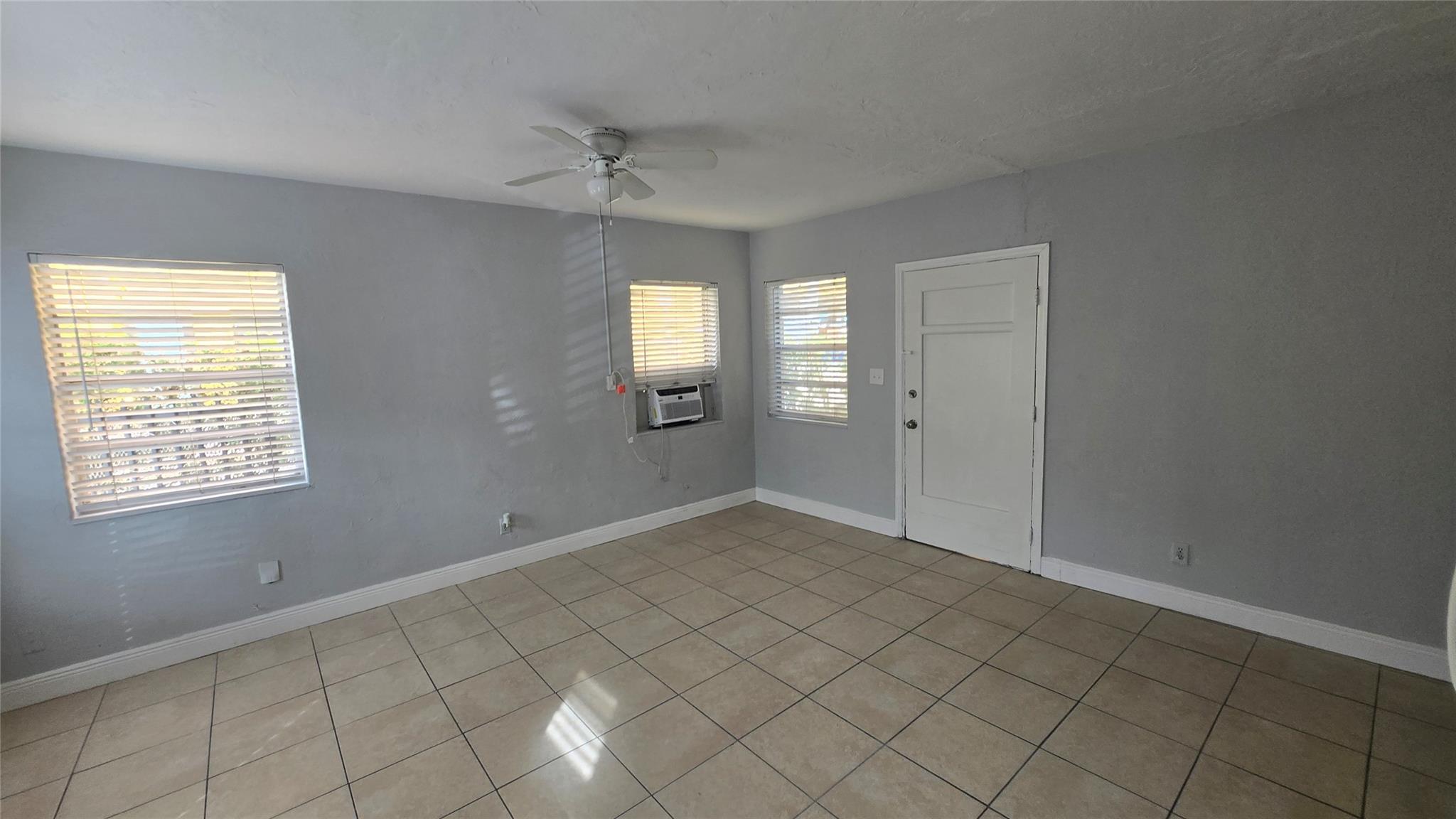 Airport Vista 18-21 B - Residential Lease