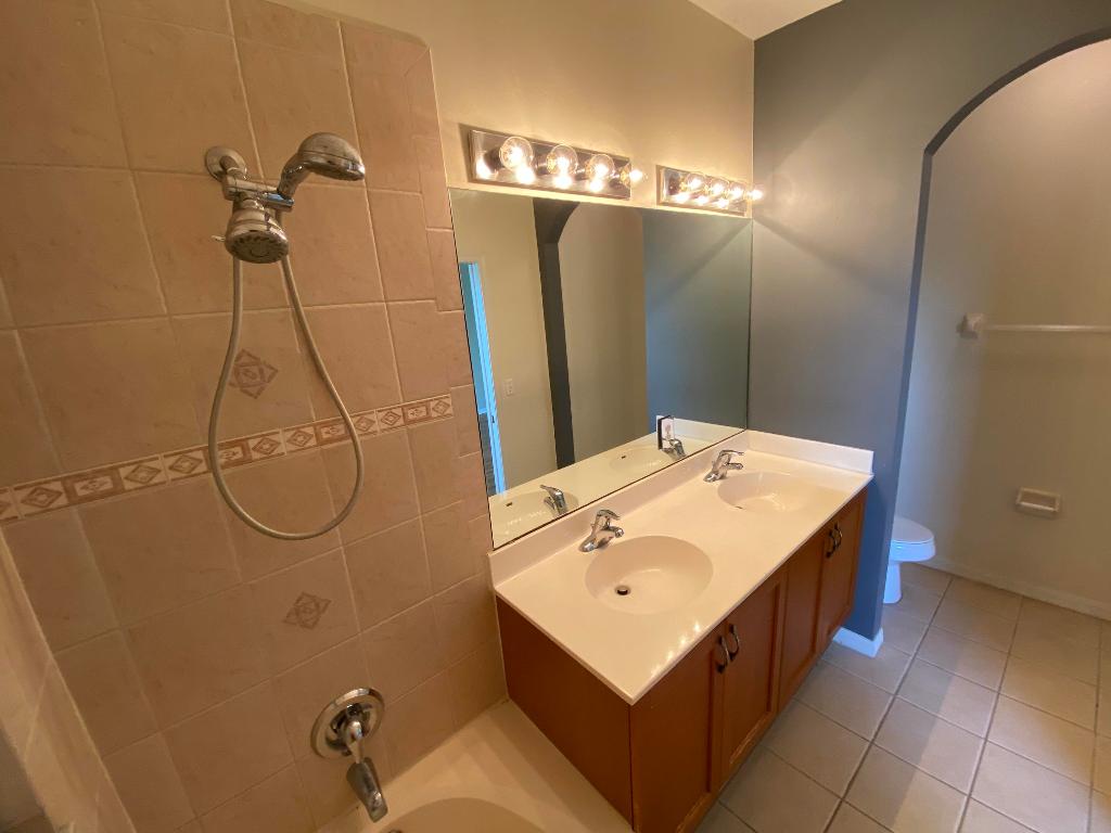 VICTORIA WOODS 3B - Residential