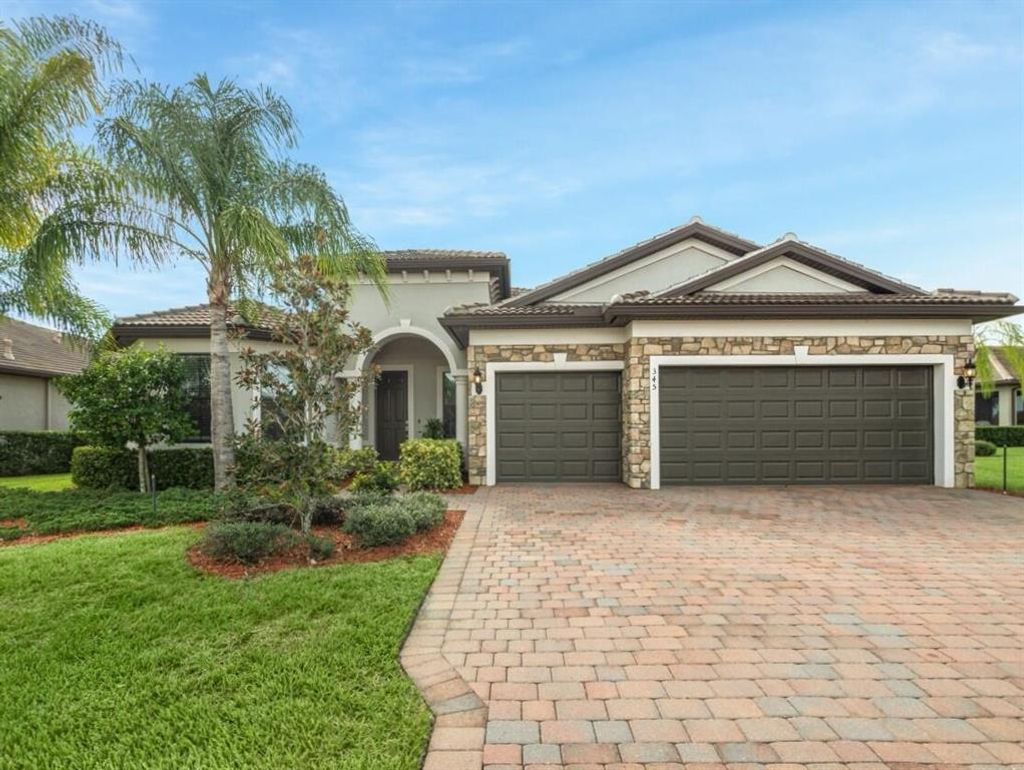 Photo of 345 SE Huntington Circle, Port Saint Lucie, FL 34984 (MLS # R10750211)