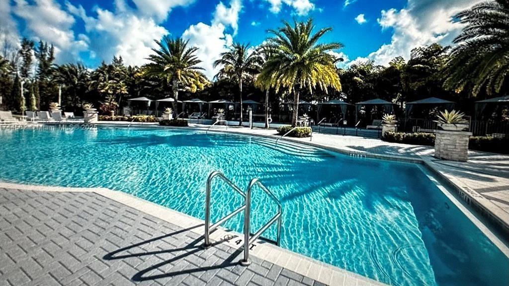 HIGHLAND AT PARK CENTRAL - Residential