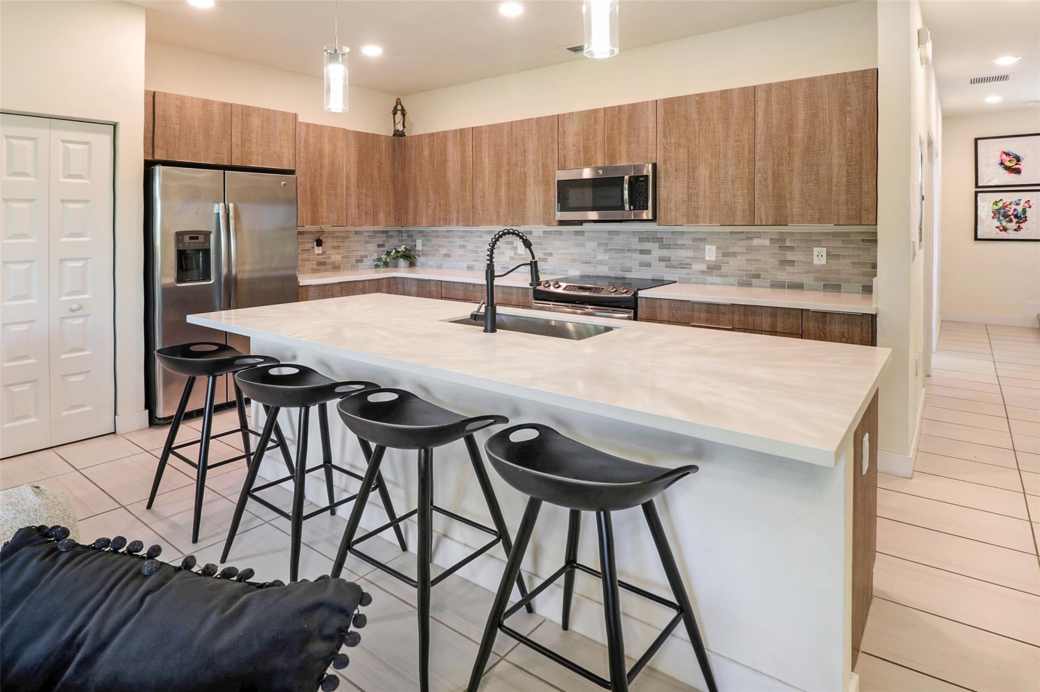 HIGHLAND AT PARK CENTRAL - Residential