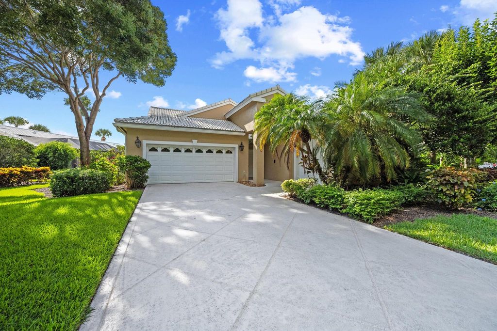 Photo of 17104 Crossgate Drive, Jupiter, FL 33477 (MLS # R11128448)