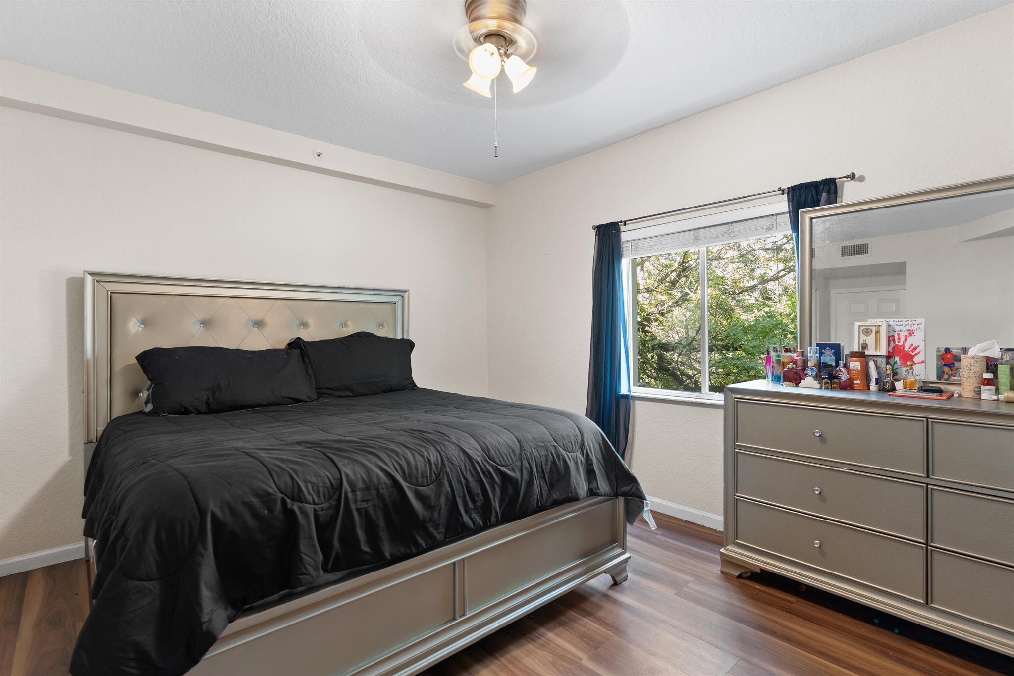 1165 Golden Lakes Boulevard 1212