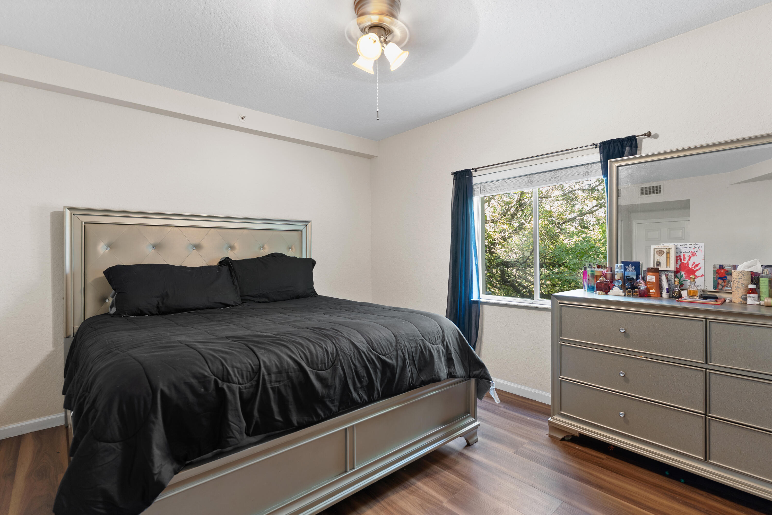 1165 Golden Lakes Boulevard 1212