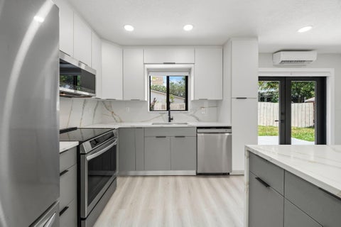 Tiny photo for 1944 NE 2nd Avenue, Pompano Beach, FL 33060 (MLS # B26089942)