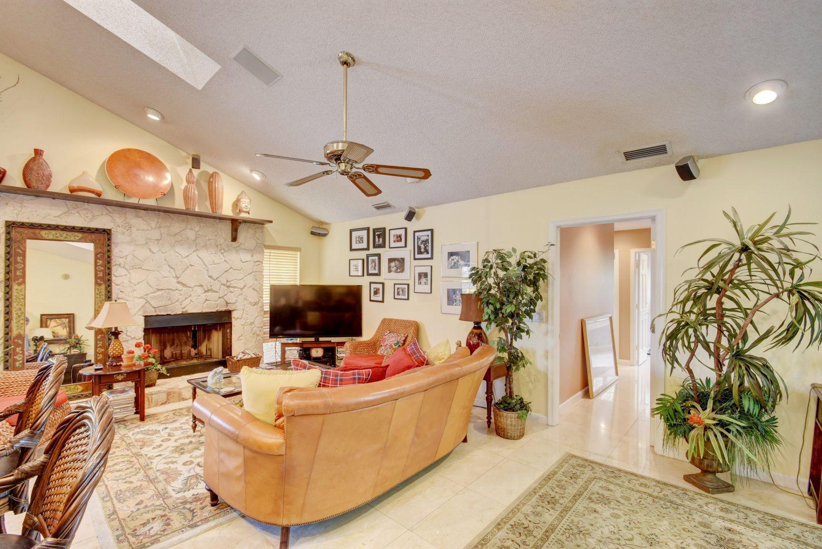 PINEWOOD OF WELLINGTON - Residential