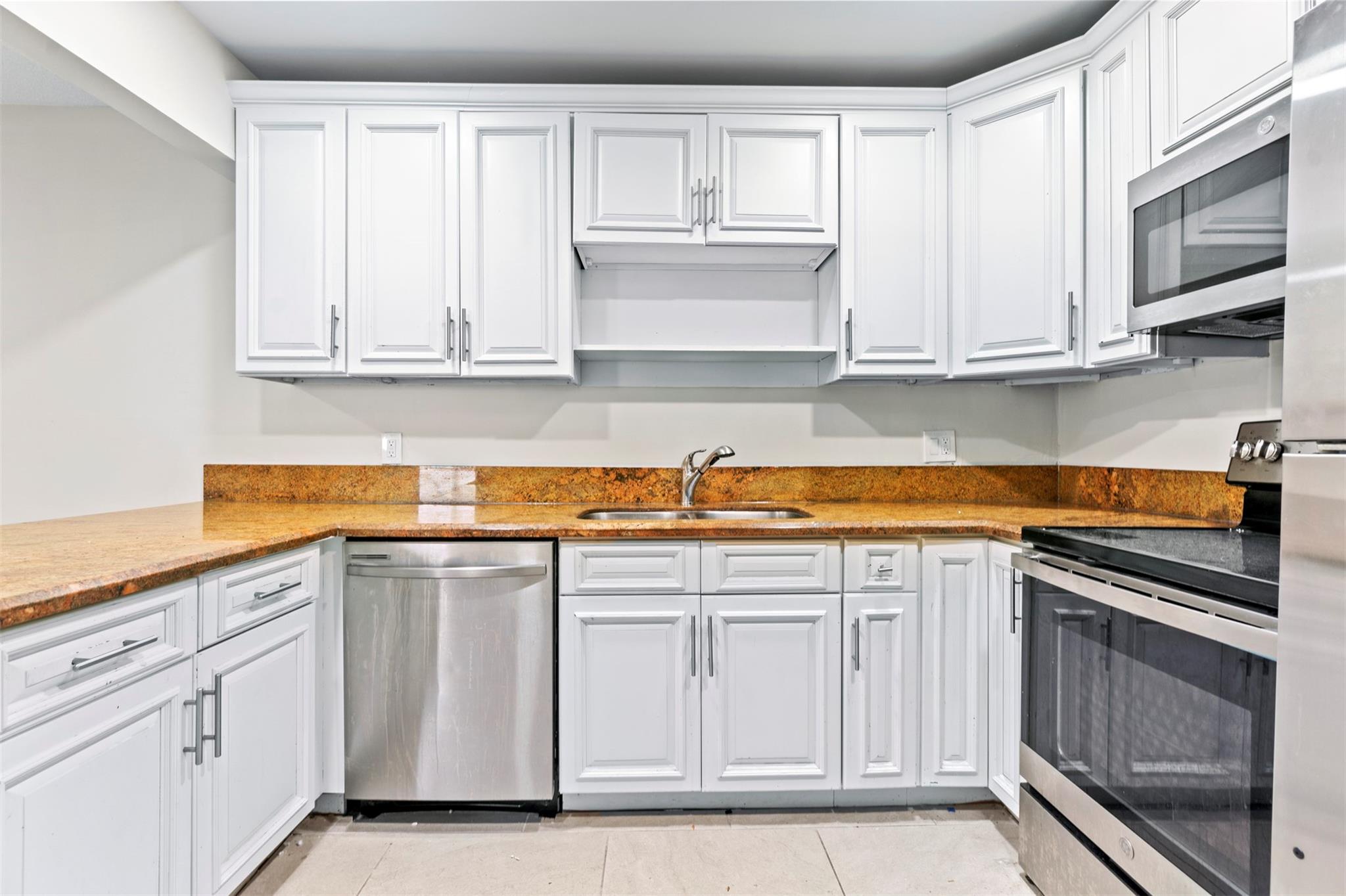 CHEVY CHASE 70-36 B - Residential Lease