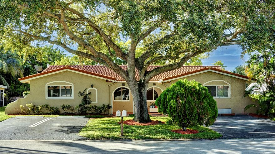 UNIT BEING FRESHLY PAINTED,AMAZING OPPORTUNITY TO RENT IN THE HEART OF CORAL SPRINGS! THIS 4 BEDROOM, 2 BATHROOM HAS IMPACT WINDOWS & DOORS, WOOD LOOK TILE THROUGHOUT, UPDATED KITCHEN WITH WHITE CABINETS, EAT IN KITCHEN, LARGE FAMILY ROOM, HUGE SCREENED IN PATIO PERFECT FOR ENTERTAINING. AVAILABLE SEPT 10, PETS OK WITH LANDLORD APPROVAL, $40/M PER PET