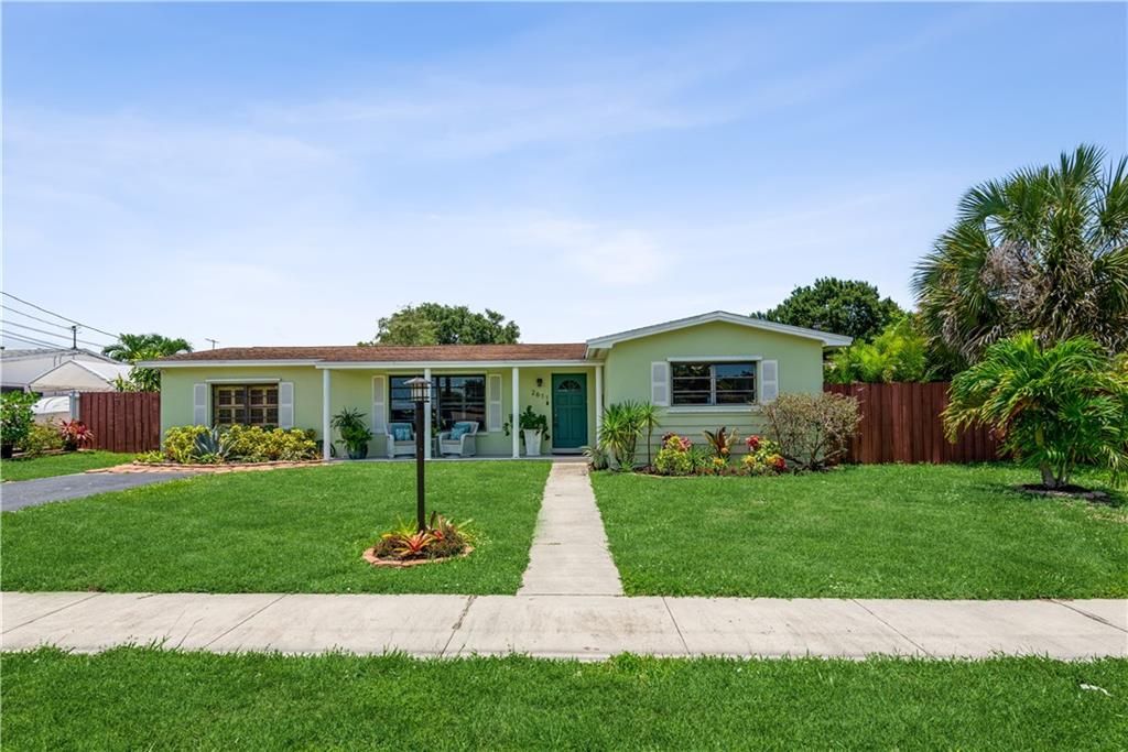 Photo of 2611 SW 19th St St, Fort Lauderdale, FL 33312 (MLS # F10332160)