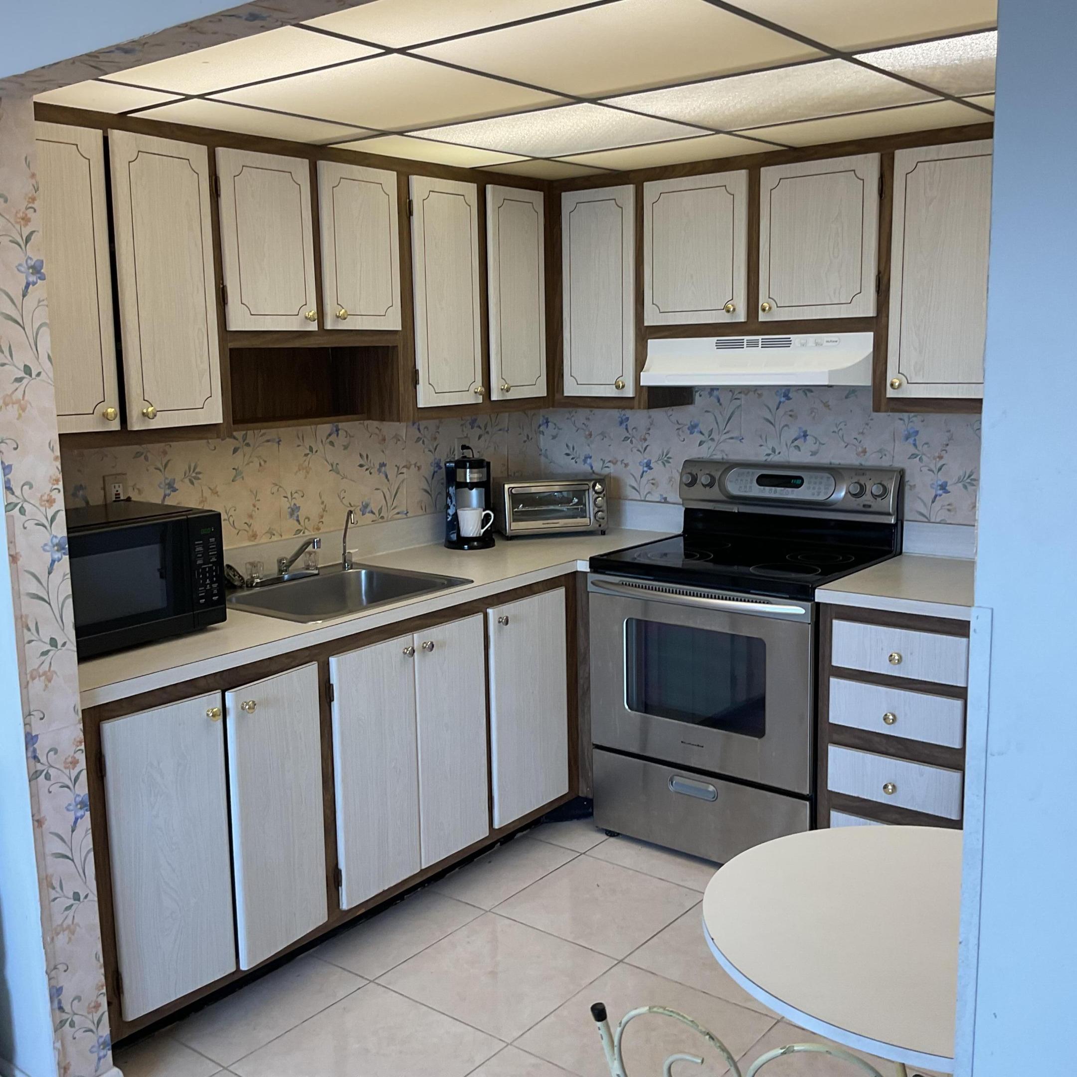 192 Flanders Drive, Delray Beach FL 33484