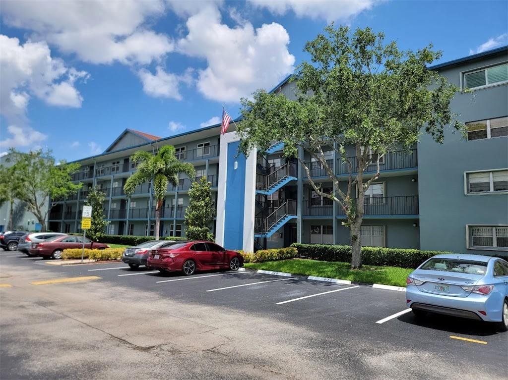 Ivanhoe West Condo III - Residential