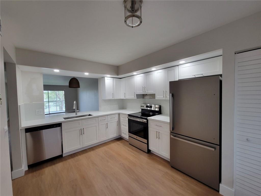 Ivanhoe West Condo III - Residential