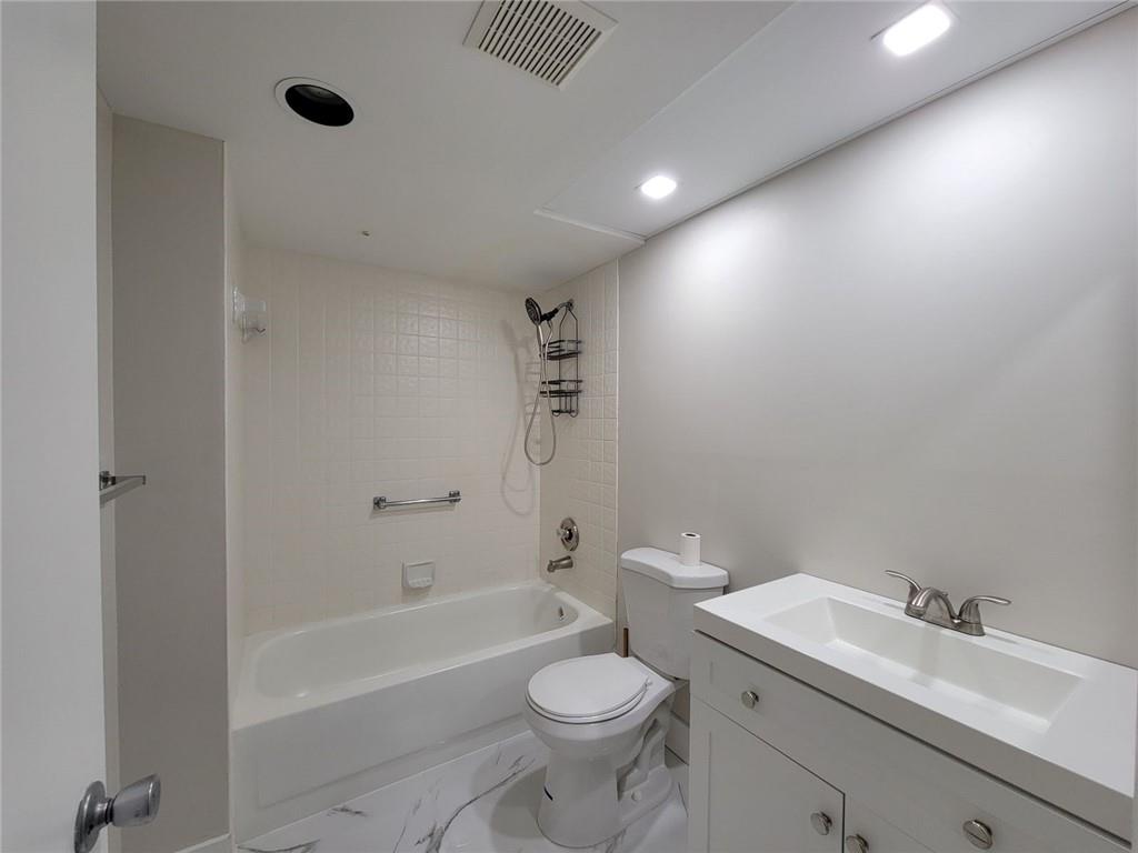 Ivanhoe West Condo III - Residential