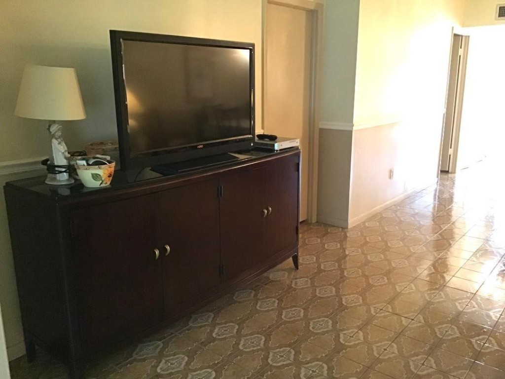 ORIOLE GARDENS THREE - Residential