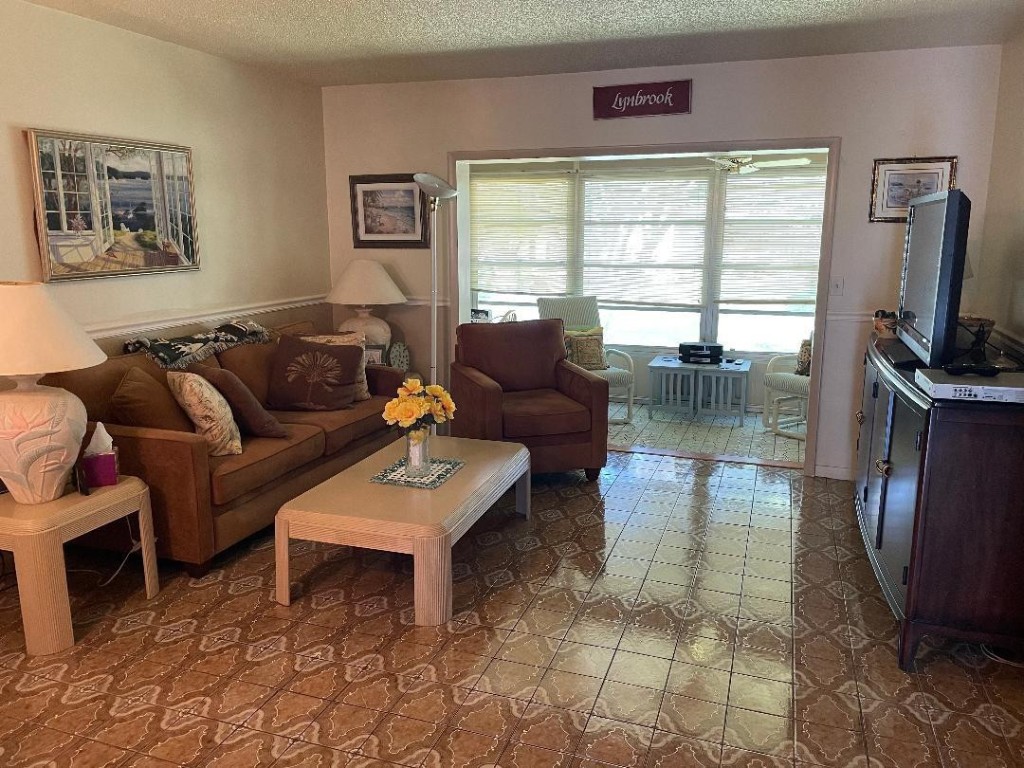 ORIOLE GARDENS THREE - Residential