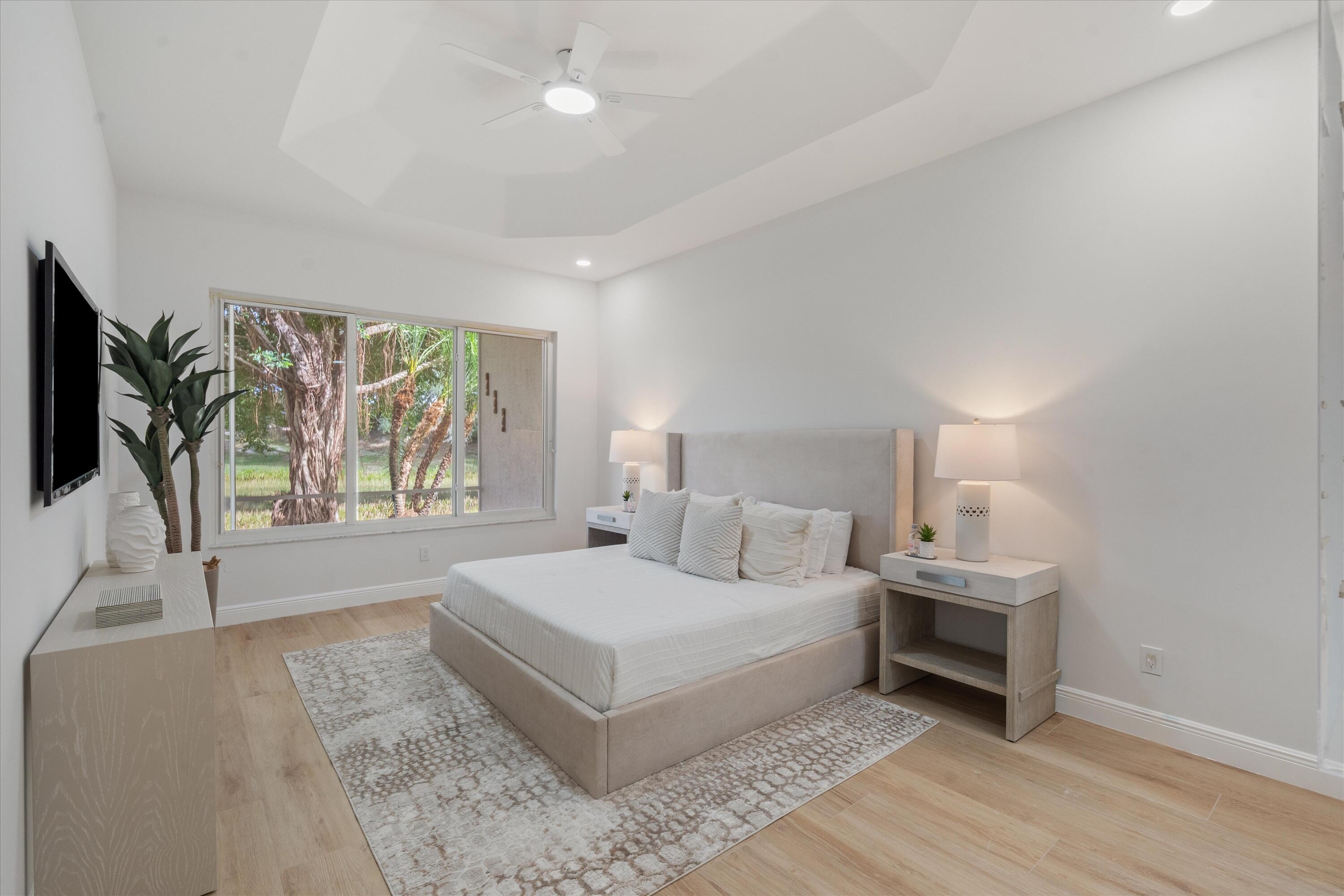 VALENCIA LAKES 3 - Residential