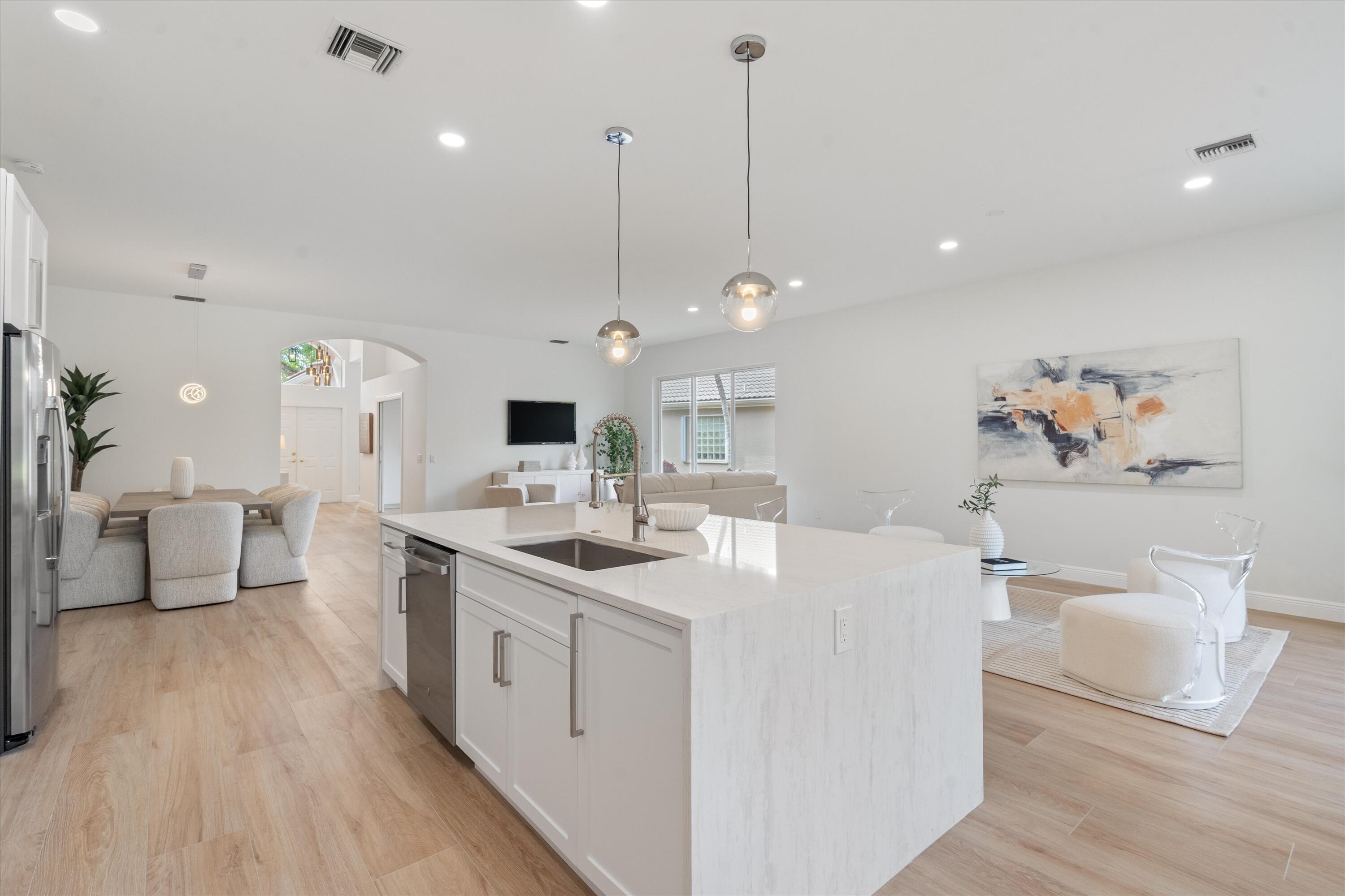 VALENCIA LAKES 3 - Residential