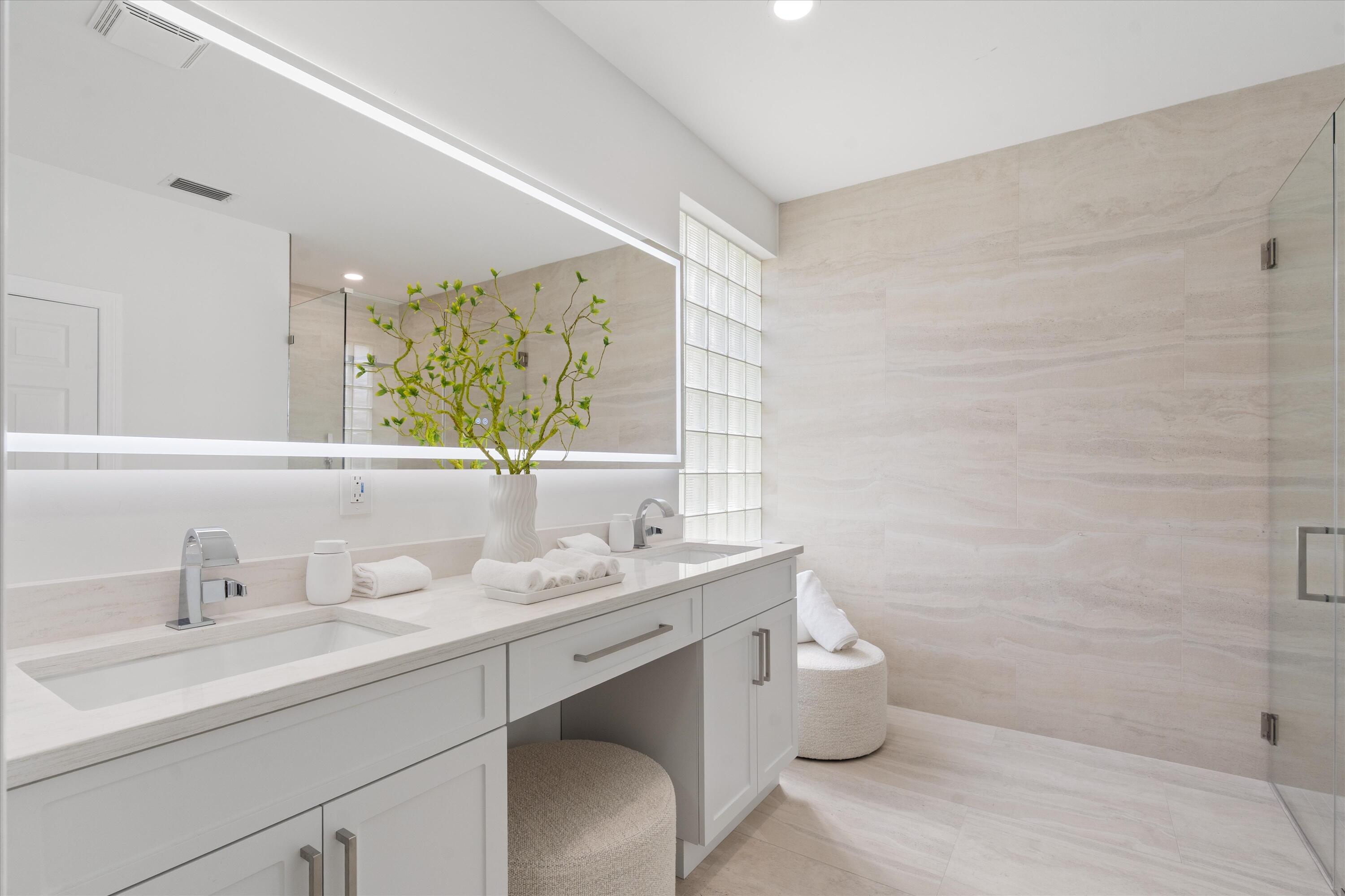 VALENCIA LAKES 3 - Residential