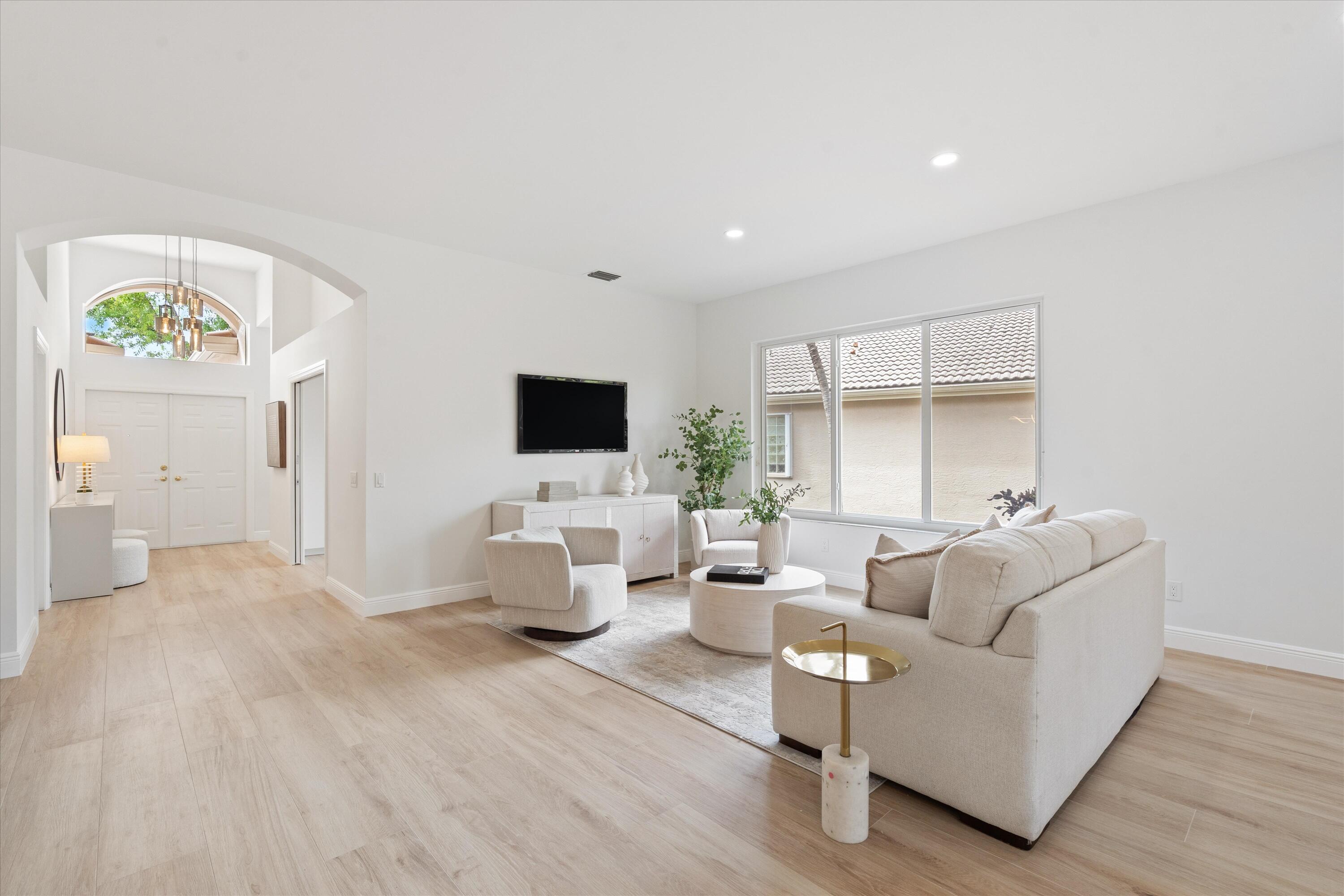 7585 Las Cruces Court