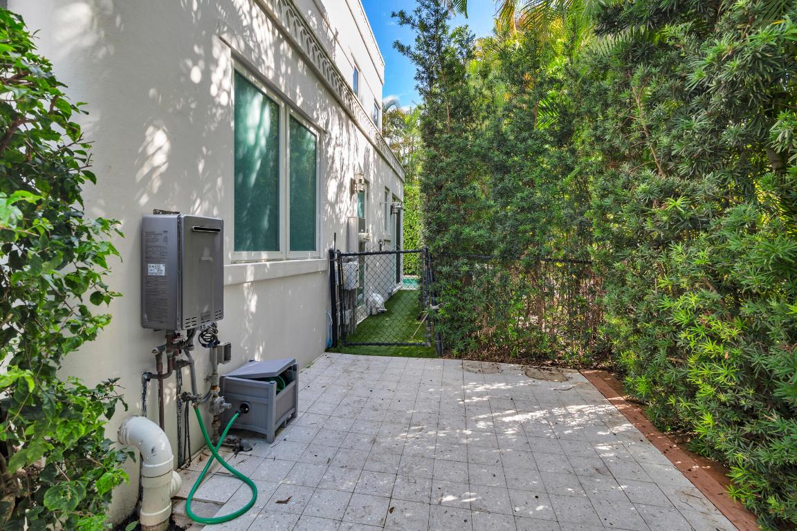 EL ENCANTO 2 - Residential