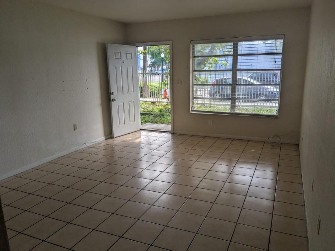 17367 SW 95th Ave 17367