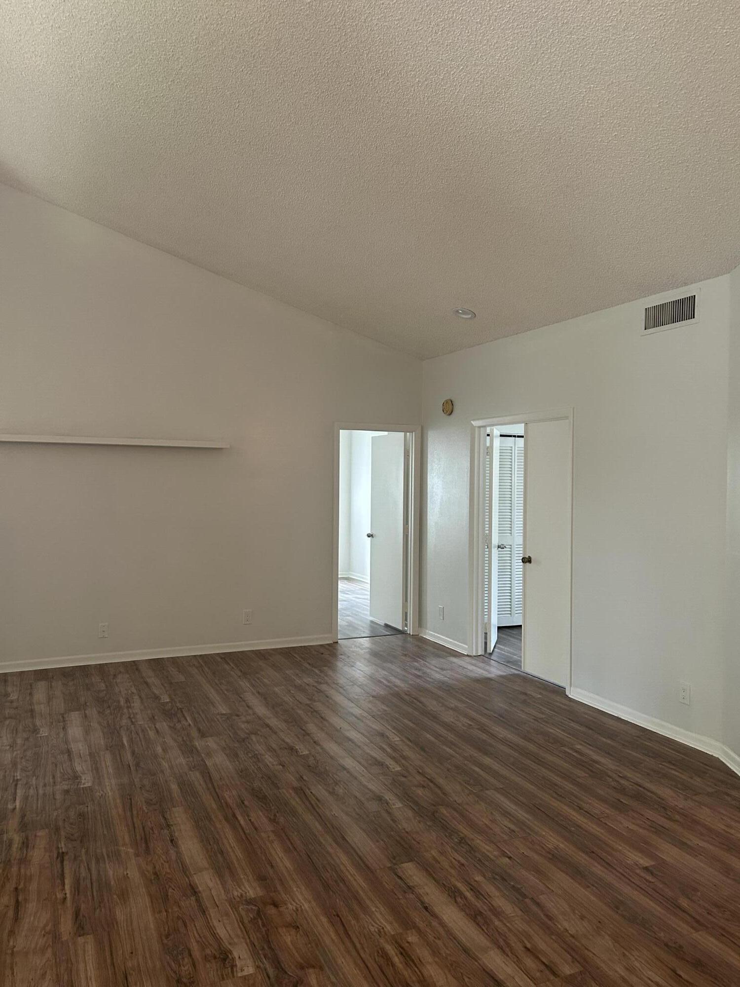 WINSTON PARK - Residential