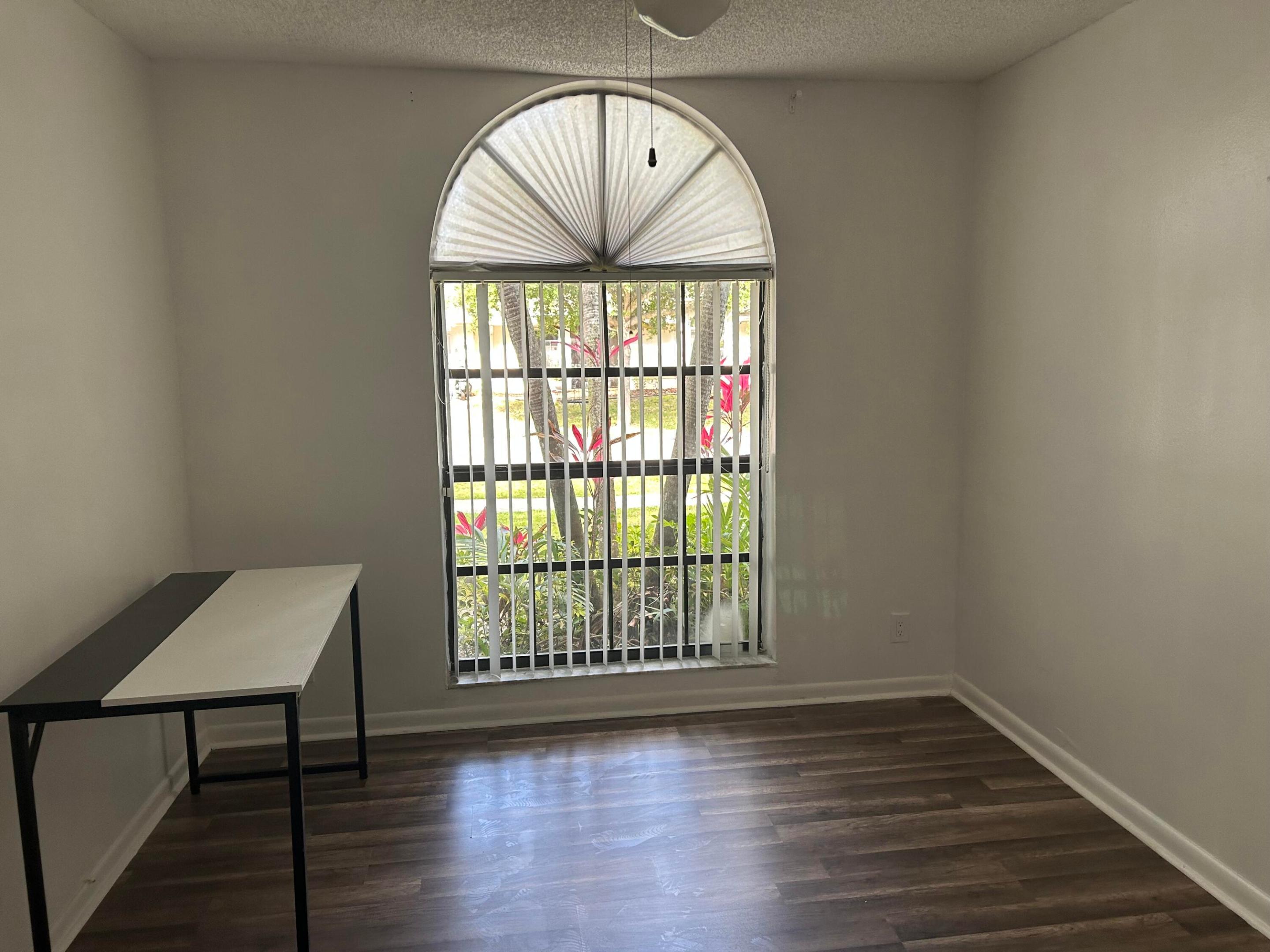 WINSTON PARK - Residential