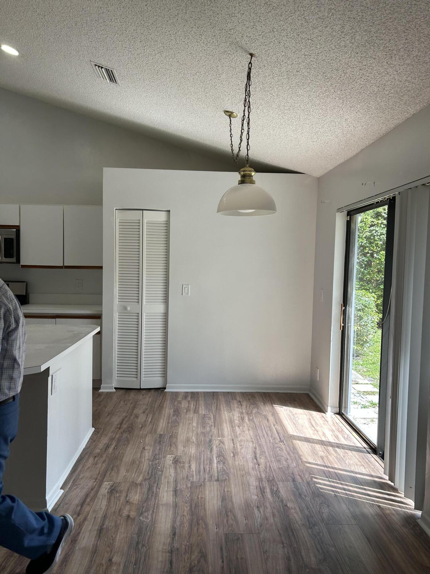 WINSTON PARK - Residential